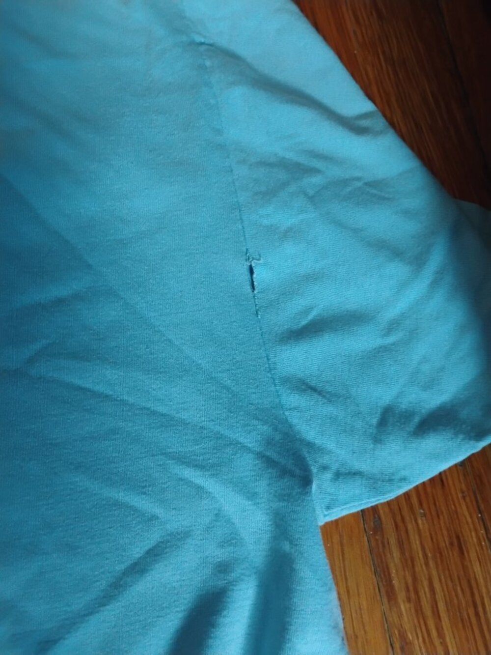 Vintage Rocawear Tee ๐ - Picture 3 of 6